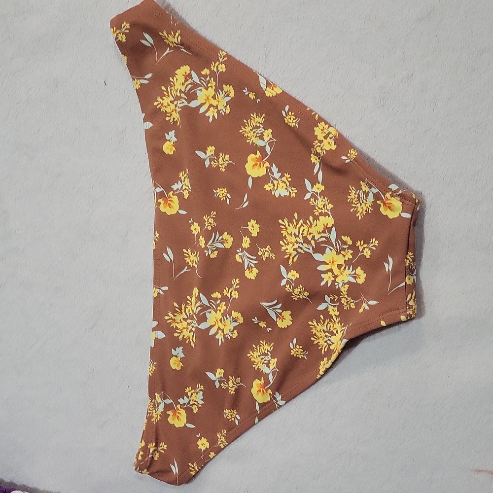 Xhilaration Swimsuit - Picture 13 of 16